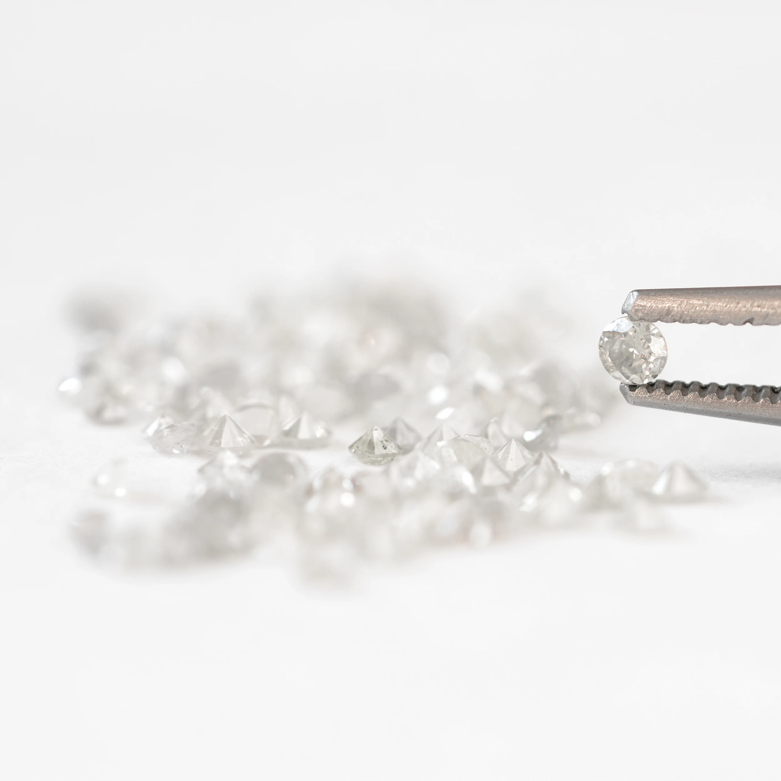 Natural Misty White color Round Brilliant cut Melee Diamonds | 4.62 CT Mix Diamond lot | 1.3 MM to 2.5 MM - Image 3