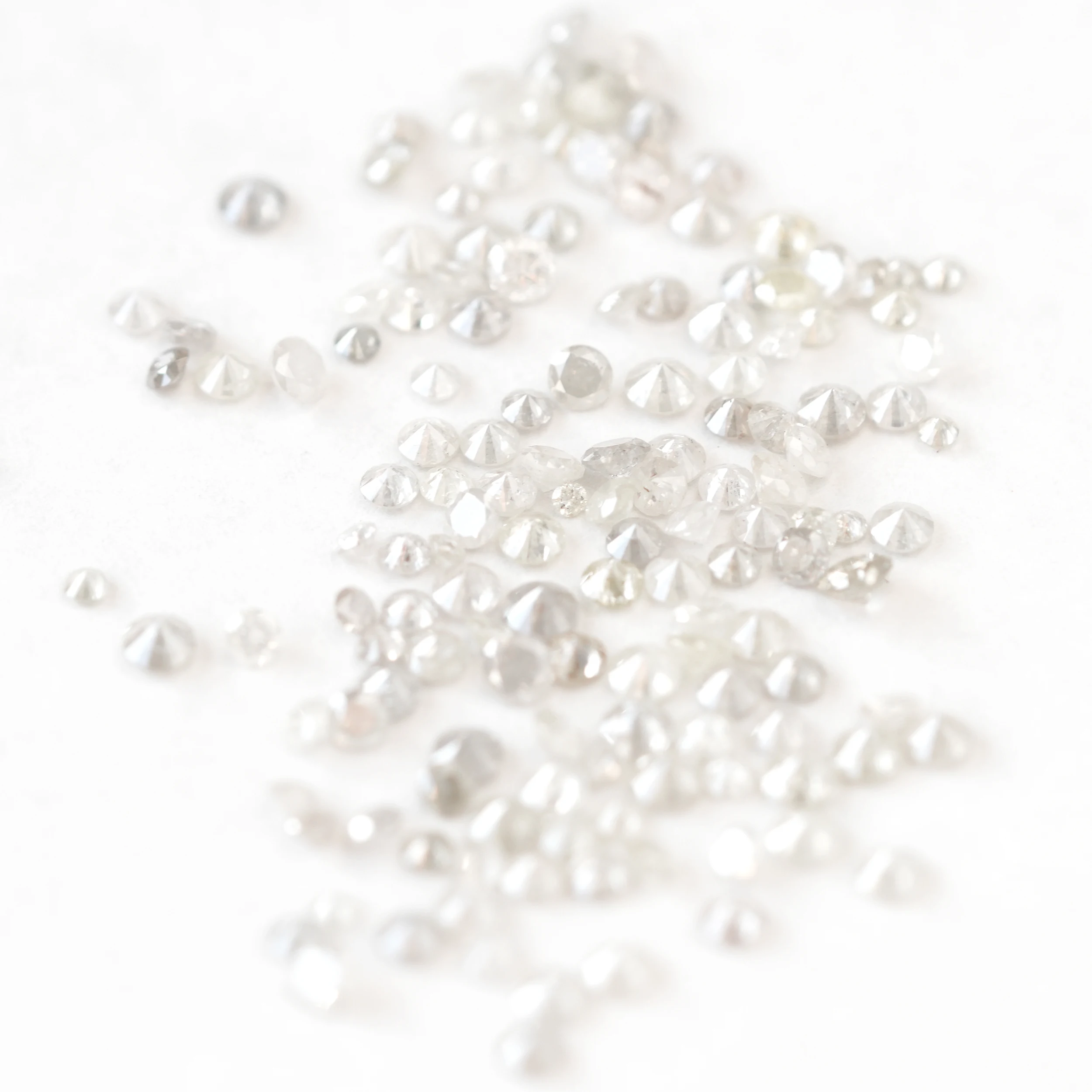 Natural Misty White color Round Brilliant cut Melee Diamonds | 4.62 CT Mix Diamond lot | 1.3 MM to 2.5 MM - Image 5