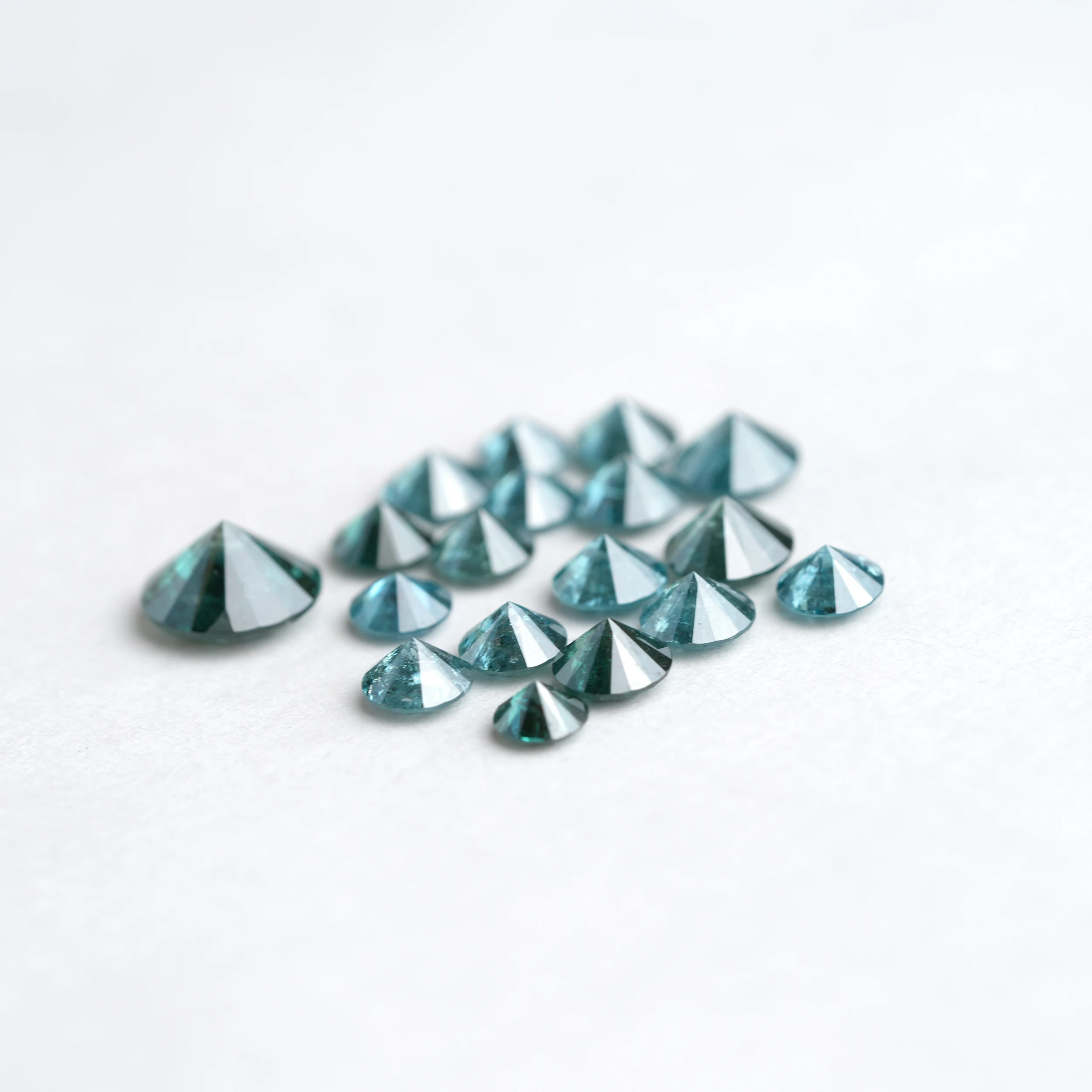 Natural Blue color Round Brilliant cut Diamonds | 2.50 CT Melee Diamonds Lot | 2.5 MM to 3.5 MM - Image 6