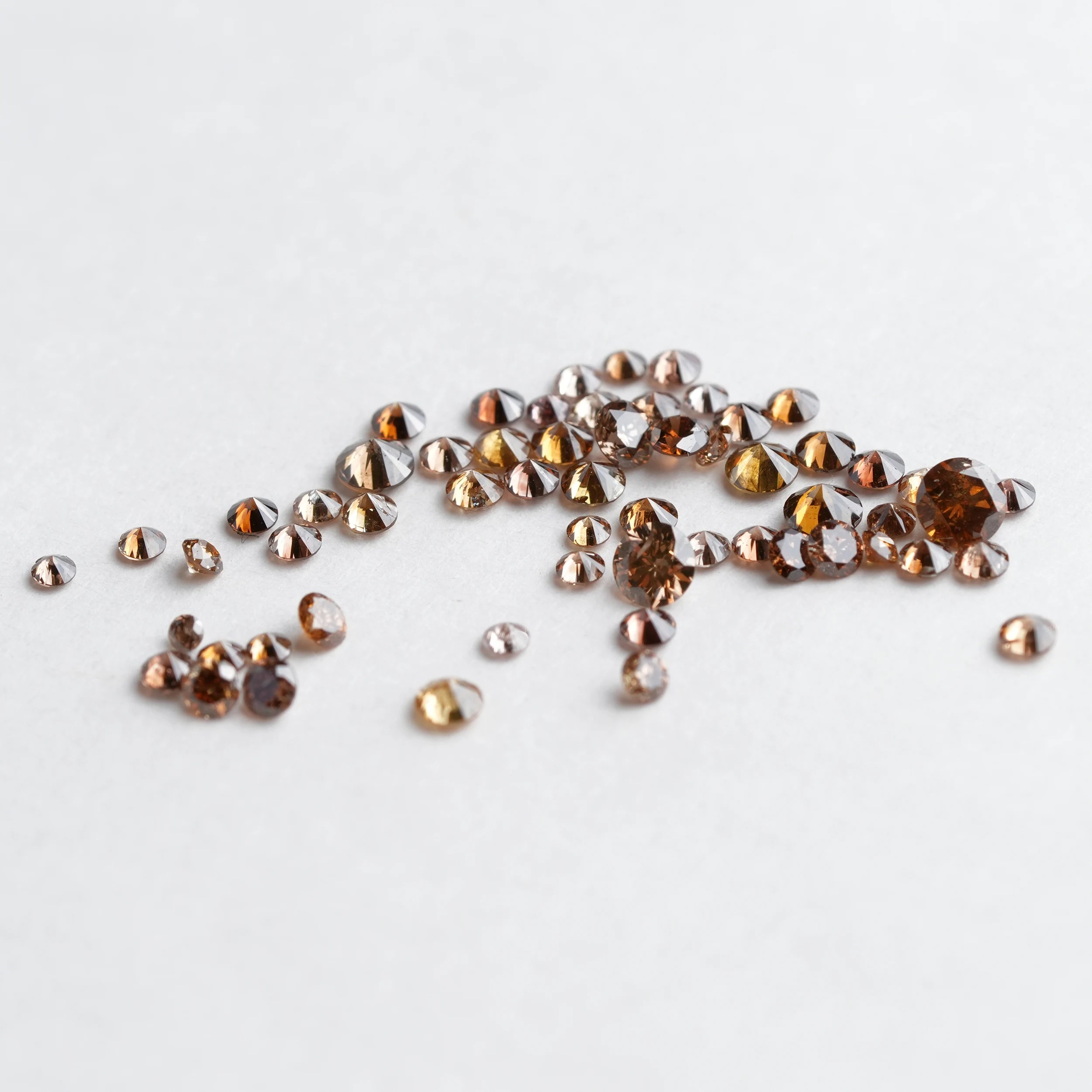 Natural Champagne color Round Brilliant cut Diamonds | 2.65 CT Diamond lot | 1.5 MM to 3.5 MM - Image 4