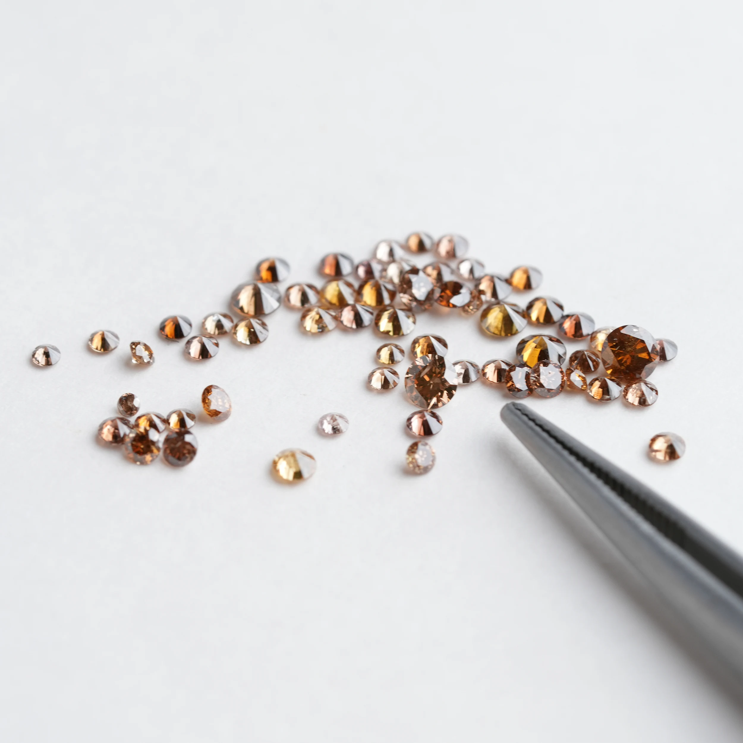 Natural Champagne color Round Brilliant cut Diamonds | 2.65 CT Diamond lot | 1.5 MM to 3.5 MM - Image 5